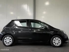 Toyota Yaris thumbnail 5