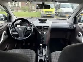Toyota IQ thumbnail 8