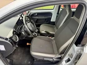 Volkswagen Up! thumbnail 11