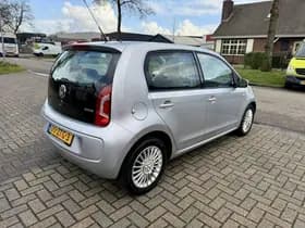 Volkswagen Up! thumbnail 4
