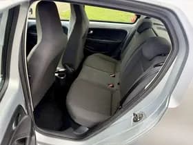 Volkswagen Up! thumbnail 9