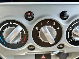 Suzuki Alto thumbnail 11