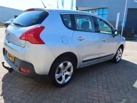 Peugeot 3008 thumbnail 3