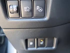 Toyota C-HR thumbnail 16