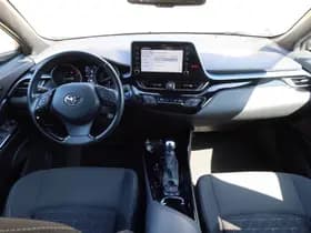 Toyota C-HR thumbnail 5