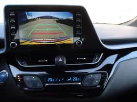 Toyota C-HR thumbnail 10