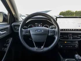 Ford Focus thumbnail 8