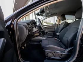 Ford Focus thumbnail 10