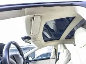 Tesla Model S thumbnail 12