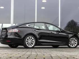 Tesla Model S thumbnail 3