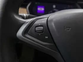 Tesla Model S thumbnail 34