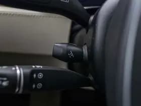 Tesla Model S thumbnail 37