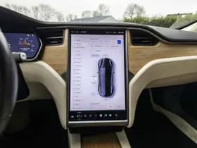 Tesla Model S thumbnail 69