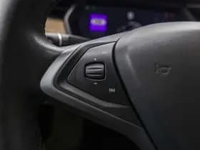 Tesla Model S thumbnail 76
