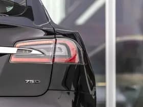 Tesla Model S thumbnail 85