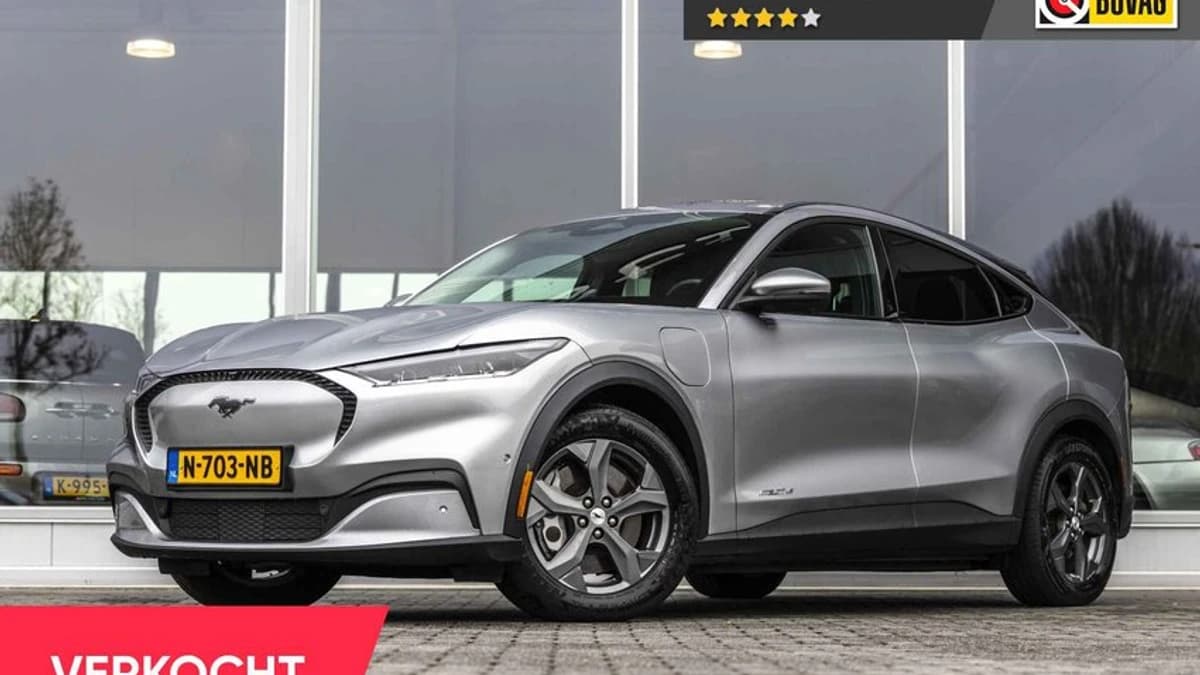 Ford Mustang — foto 1