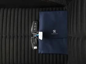 Peugeot e-208 thumbnail 36