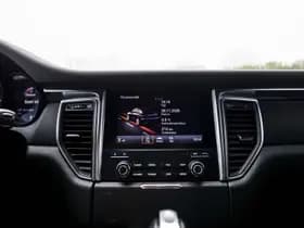 Porsche Macan thumbnail 72