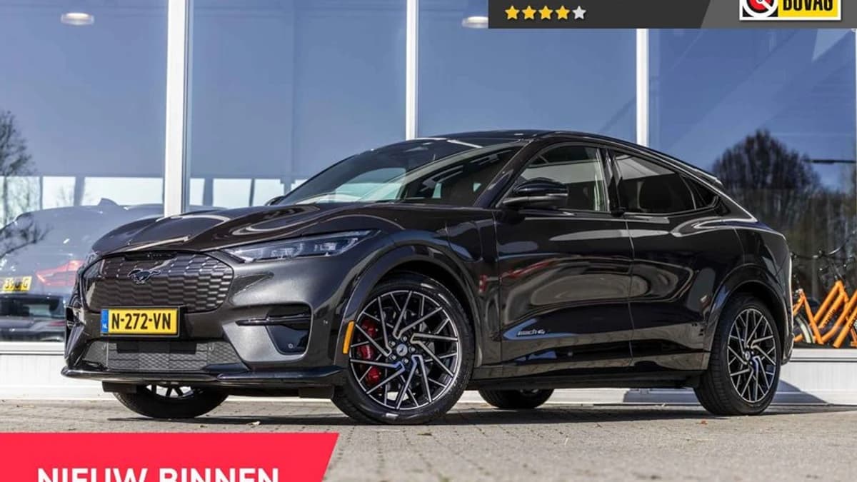 Ford Mustang — foto 1