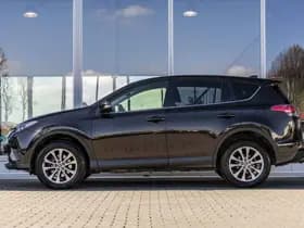 Toyota RAV4 thumbnail 6