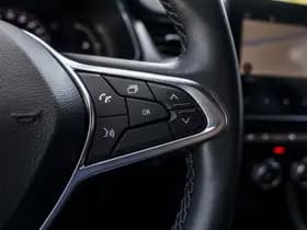 Renault Captur thumbnail 71