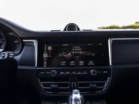 Porsche Macan thumbnail 36