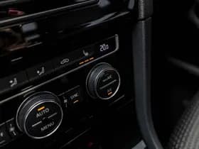 Volkswagen Golf thumbnail 24