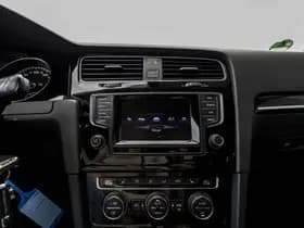 Volkswagen Golf thumbnail 30