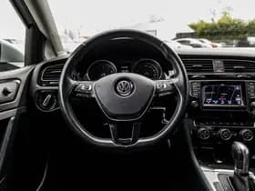 Volkswagen Golf thumbnail 44