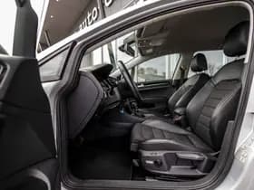 Volkswagen Golf thumbnail 46