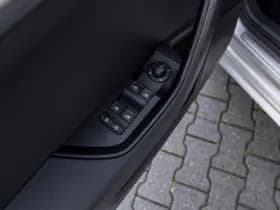 Škoda Superb thumbnail 60