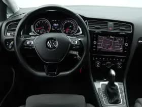 Volkswagen Golf thumbnail 4