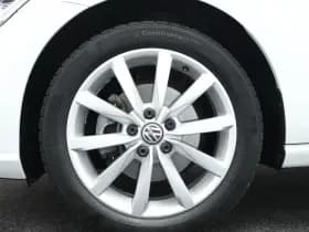 Volkswagen Golf thumbnail 8