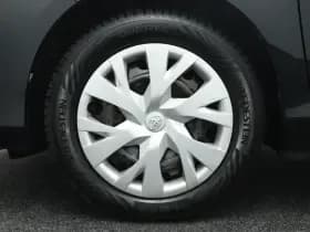 Toyota Yaris thumbnail 8