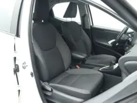 Toyota Yaris thumbnail 9