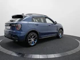 Lynk & Co 01 thumbnail 2