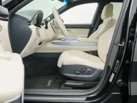 Genesis GV70 thumbnail 14