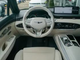 Genesis GV70 thumbnail 3