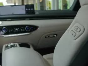 Genesis GV70 thumbnail 46