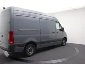 Mercedes-Benz Sprinter thumbnail 2