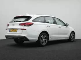 Hyundai i30 thumbnail 2
