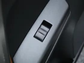 Toyota RAV4 thumbnail 17