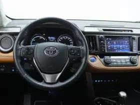 Toyota RAV4 thumbnail 3