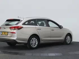 Hyundai i30 thumbnail 2