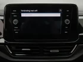 Volkswagen T-Roc thumbnail 37