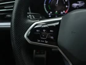 Volkswagen Touareg thumbnail 34