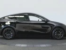 Tesla Model Y thumbnail 11