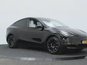 Tesla Model Y thumbnail 12