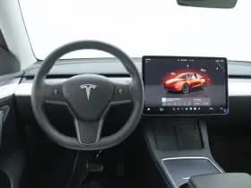 Tesla Model Y thumbnail 3