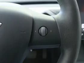 Tesla Model Y thumbnail 27